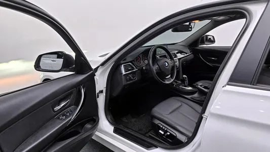 BMW 3 Series (F30) 320d 2018 9