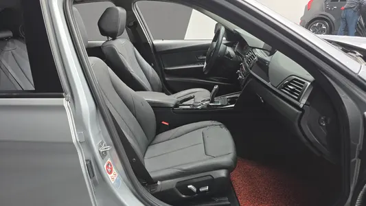 BMW 3 Series (F30) 320d ED 2017 11