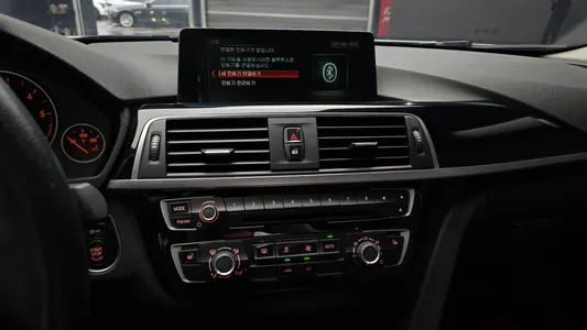 BMW 3 Series (F30) 320d ED 2017 14