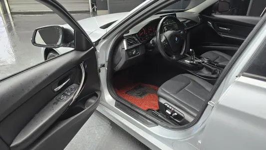 BMW 3 Series (F30) 320d ED 2017 10