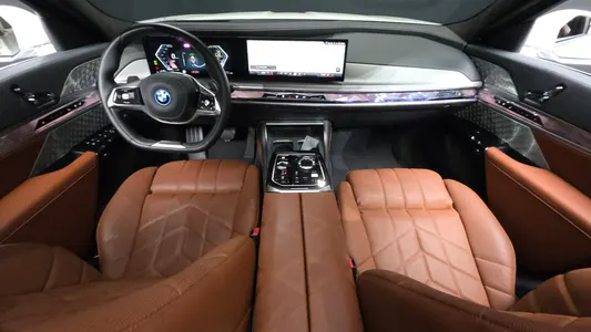 BMW 7 Series (G70) 750e xDrive 2025 7