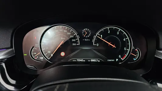 BMW 5 Series (G30) 520d M 2017 8