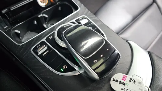 Mercedes-Benz C-Class W205 C200 4MATIC AMG Line 2018 28