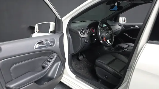 Mercedes-Benz B-Class W246 B200 d 2016 10