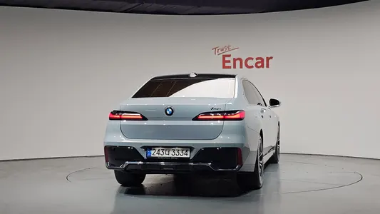BMW 7 Series (G70) 740i sDrive M 2023 4
