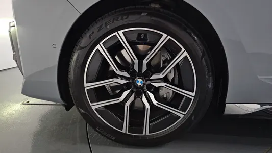 BMW 7 Series (G70) 740i sDrive M 2023 5