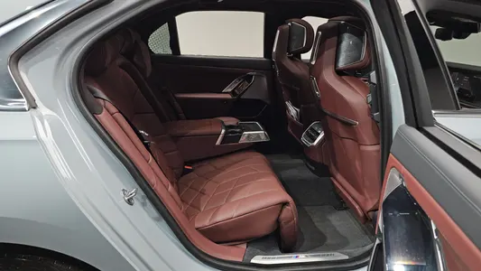 BMW 7 Series (G70) 740i sDrive M 2023 11
