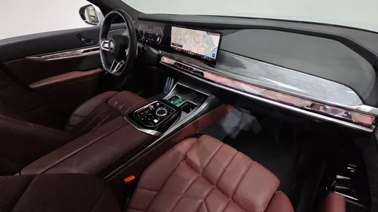 BMW 7 Series (G70) 740i sDrive M 2023 14