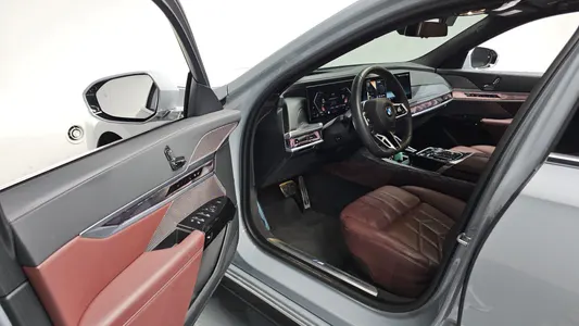 BMW 7 Series (G70) 740i sDrive M 2023 10