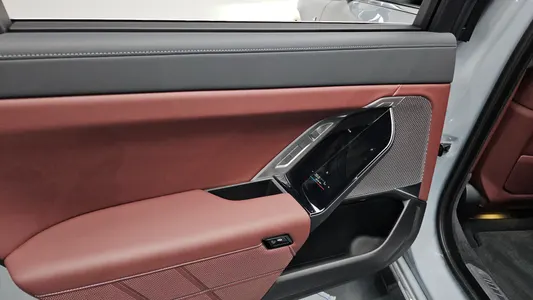 BMW 7 Series (G70) 740i sDrive M 2023 26