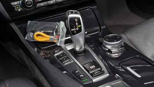 BMW 5 Series (F10) 520d M 2016 9