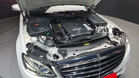 Mercedes-Benz E-Class W213 E300e 2019 6