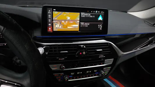 BMW 5 Series (G30) 523d 2021 14
