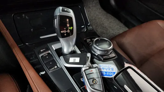 BMW 5 Series (F10) 520d 2014 9