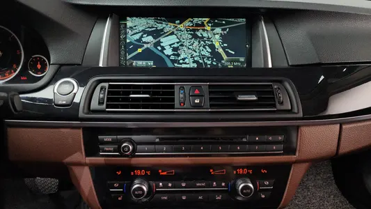 BMW 5 Series (F10) 520d 2014 12