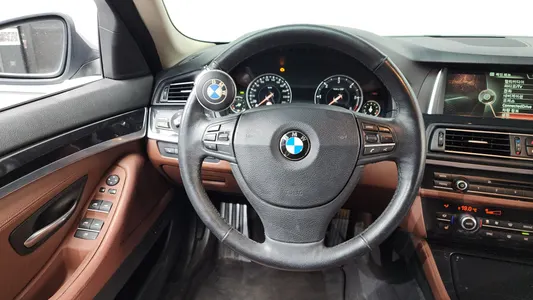 BMW 5 Series (F10) 520d 2014 13