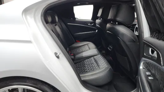 Genesis G70 2.0T AWD 2019 15