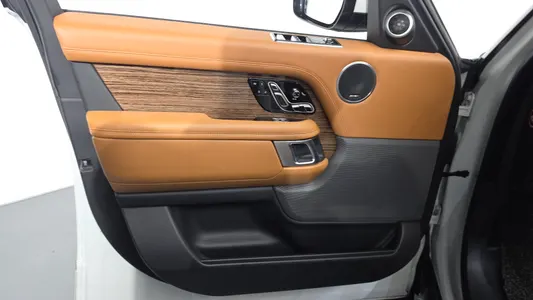 Land Rover 4 D350 Vogue SE 2021 24