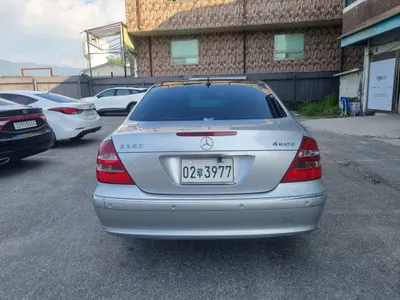 Mercedes-Benz E-Class W211 E350 4MATIC 2005 4