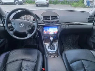 Mercedes-Benz E-Class W211 E350 4MATIC 2005 8