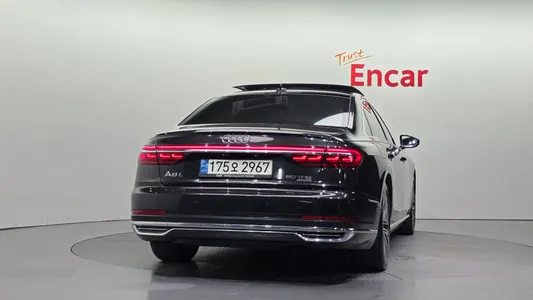 Audi A8 (D5) 60 TFSI LWB 2021 4