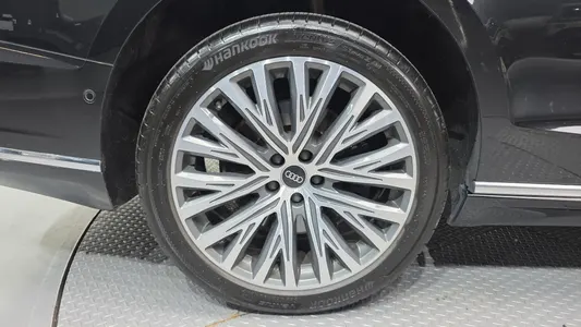Audi A8 (D5) 60 TFSI LWB 2021 5