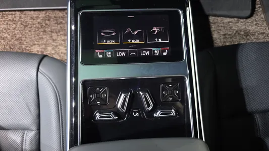 Audi A8 (D5) 60 TFSI LWB 2021 17