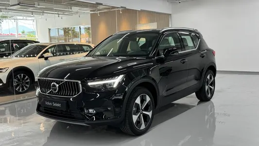 Volvo XC40 B4 2025