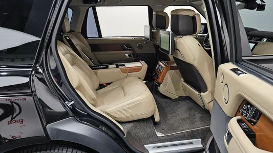Land Rover 4 5.0 SC AB LWB 2019 11