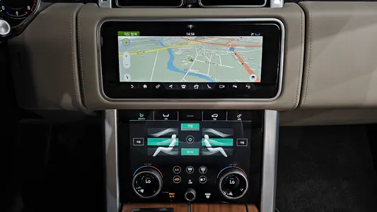 Land Rover 4 5.0 SC AB LWB 2019 14