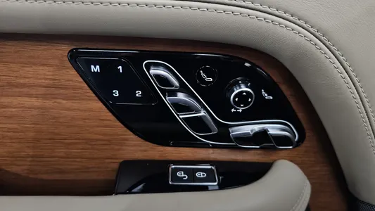 Land Rover 4 5.0 SC AB LWB 2019 20