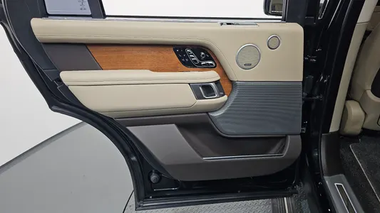 Land Rover 4 5.0 SC AB LWB 2019 25