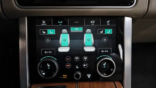 Land Rover 4 5.0 SC AB LWB 2019 34