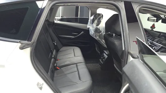 BMW 3 Series GT (F34) GT 320d 2016 11