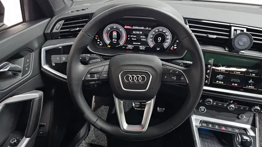 Audi Q3 (F3) 35 TDI 2025 13