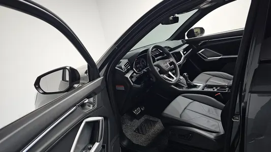 Audi Q3 (F3) 35 TDI 2025 10
