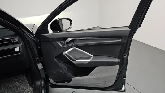 Audi Q3 (F3) 35 TDI 2025 25