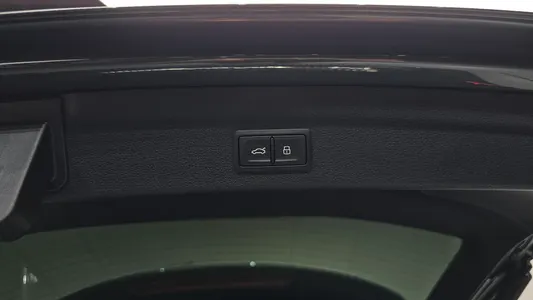 Audi Q3 (F3) 35 TDI 2025 28