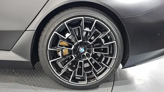 BMW M5 (G90) M5 2025 21