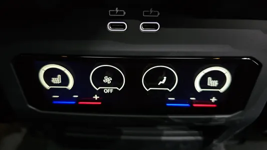 BMW M5 (G90) M5 2025 32