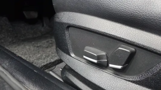 BMW 5 Series (F10) 528i 2012 31
