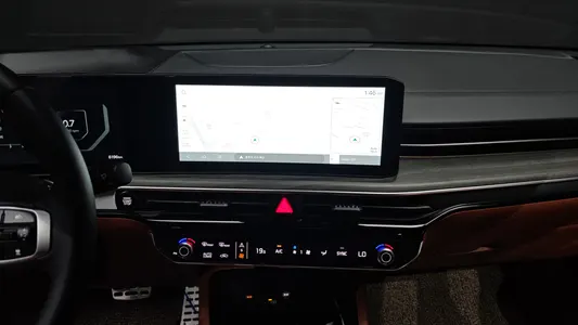 Kia K5 3 1.6 2025 13