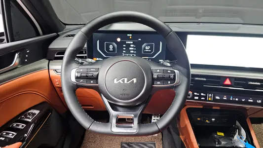 Kia K5 3 1.6 2025 14