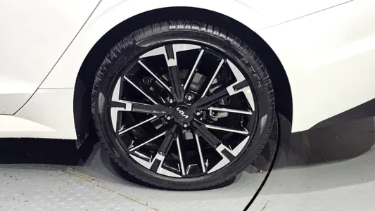 Kia K5 3 1.6 2025 21
