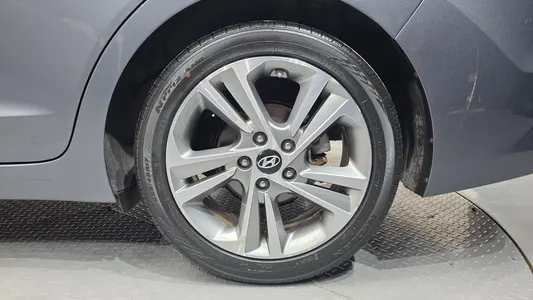 Hyundai AD 1.6 GDI 2017 21