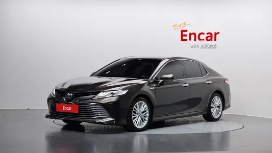 Toyota (XV70) 2.5 XLE 2018