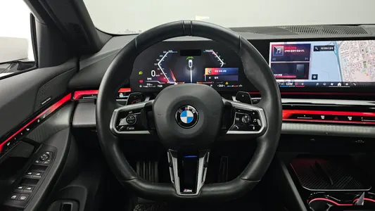BMW 5 Series (G60) 530i xDrive M 2025 12