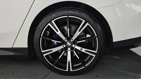 BMW 5 Series (G60) 530i xDrive M 2025 21