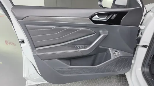 Volkswagen 7 1.5 TSI 2023 24