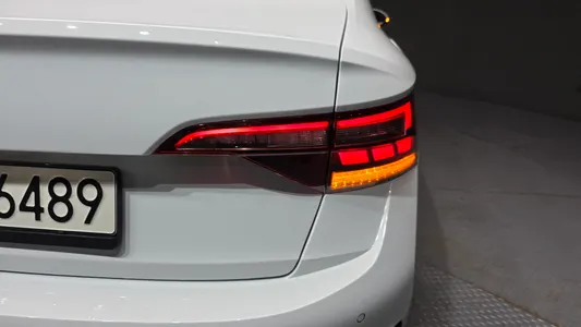 Volkswagen 7 1.5 TSI 2023 23